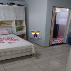 Casa com 5 Quartos para Alugar, 175 m² em Vila Dos Pinheiros - Caieiras