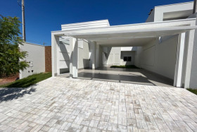 Casa à Venda, 190 m² em Jardim Cima - Umuarama