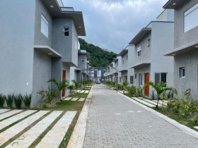 Casa de Condomínio com 4 Quartos à Venda, 150 m² em Camburi - São Sebastião