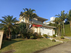 Casa com 4 Quartos à Venda, 447 m² em Córrego Grande - Florianópolis