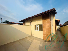 Casa com 2 Quartos à Venda, 125 m² em Balneário Tupy - Itanhaém