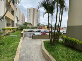 Apartamento com 2 Quartos à Venda, 54 m² em Vila Carmosina - São Paulo