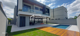 Sobrado com 4 Quartos à Venda, 400 m² em Urbanova - São José Dos Campos