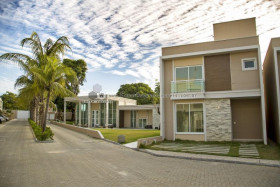 Casa de Condomínio com 3 Quartos à Venda, 98 m²