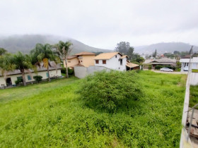 Terreno à Venda, 350 m² em Vargem Grande - Teresópolis