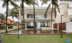Casa com 4 Quartos à Venda, 324 m² em Praia Do Sapê - Ubatuba