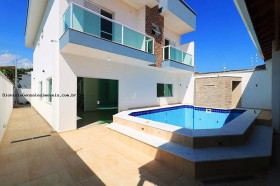 Casa com 4 Quartos à Venda, 320 m² em Pampas - Peruíbe