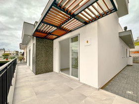Casa com 3 Quartos à Venda, 360 m² em Pedra Branca - Palhoça