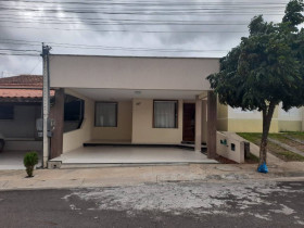 Casa com 3 Quartos à Venda, 140 m² em Registro - Feira De Santana