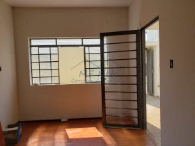 Casa com 2 Quartos à Venda, 100 m² em Vila Guilhermina - Pirassununga