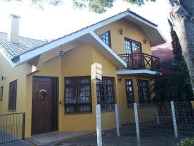 Casa com 5 Quartos à Venda, 220 m² em Centro - Santa Maria