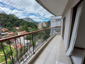 Apartamento com 3 Quartos à Venda, 106 m² em Várzea - Teresópolis