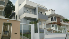 Casa com 3 Quartos à Venda, 326 m² em Forquilhinhas - São José