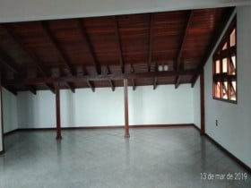 Sobrado com 4 Quartos à Venda, 329 m² em Centro - Canoas