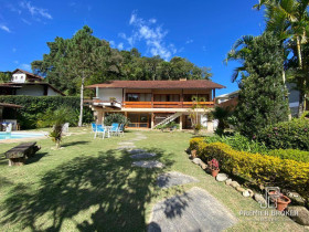 Casa com 4 Quartos à Venda, 224 m² em Carlos Guinle - Teresópolis