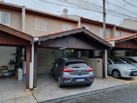 Casa com 3 Quartos à Venda, 112 m² em Xaxim - Curitiba
