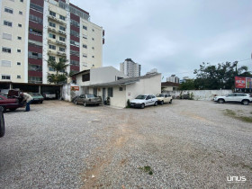 Terreno à Venda, 210 m² em Estreito - Florianópolis