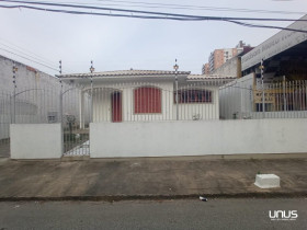 Casa com 2 Quartos à Venda,  em Barreiros - São José