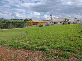 Terreno à Venda, 1.340 m² em Condomínio Vivendas Do Sol - Rio Das Pedras
