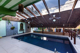 Casa com 5 Quartos à Venda, 400 m² em Itaipu - Niterói