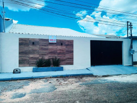 Casa com 3 Quartos à Venda, 220 m² em Tijucal - Cuiabá