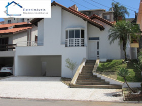 Casa com 3 Quartos para Alugar ou Temporada, 400 m² em Alphaville - Santana De Parnaíba