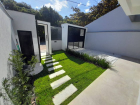 Casa com 2 Quartos à Venda, 100 m² em Zimbros - Bombinhas