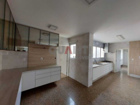 Apartamento com 4 Quartos à Venda, 250 m² em Vila Nova Conceição - São Paulo