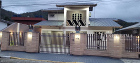 Casa com 3 Quartos à Venda, 134 m² em Alto São Bento - Itapema