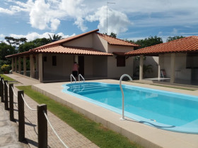 Casa com 4 Quartos à Venda, 210 m² em Barra Do Jacuípe - Camaçari