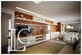 Apartamento com 3 Quartos para Alugar, 205 m² em Brooklin - São Paulo