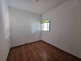 Casa com 2 Quartos para Alugar, 60 m² em Marajó - Belo Horizonte