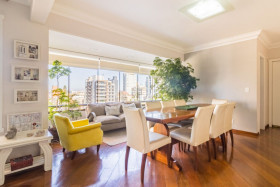 Apartamento com 3 Quartos à Venda, 200 m² em Petrópolis - Porto Alegre