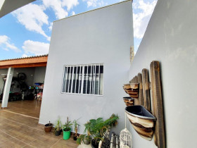 Casa com 2 Quartos à Venda, 140 m² em Santa Terezinha - Porto Feliz