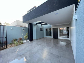 Casa com 3 Quartos à Venda, 100 m² em Jardim Santa Helena - Maringá
