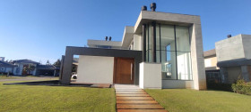 Casa com 5 Quartos à Venda, 600 m² em Atlântida Sul - Osório