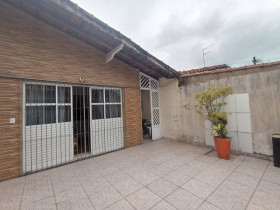 Casa com 3 Quartos à Venda, 120 m² em Guilhermina - Praia Grande