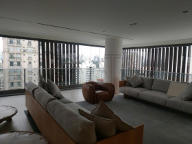 Apartamento com 3 Quartos à Venda, 251 m² em Vila Nova Conceição - São Paulo