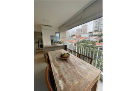 Apartamento com 2 Quartos à Venda, 71 m² em Aclimação - São Paulo