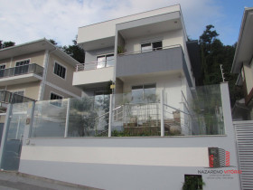 Casa com 3 Quartos à Venda, 326 m² em Forquilhinha - São José