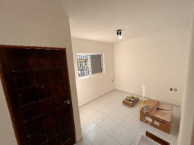 Casa com 2 Quartos para Alugar, 82 m² em Vila Municipal - Jundiaí