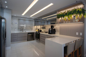 Apartamento com 4 Quartos à Venda, 190 m² em Pioneiros - Balneário Camboriú