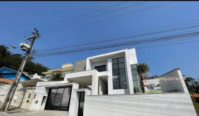 Casa com 3 Quartos à Venda, 194 m² em Amizade - Jaraguá Do Sul