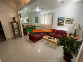 Casa com 6 Quartos à Venda, 250 m² em Grajaú - Rio De Janeiro
