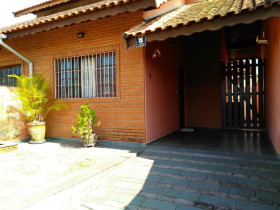 Casa com 3 Quartos à Venda, 97 m² em Stella Maris - Peruíbe
