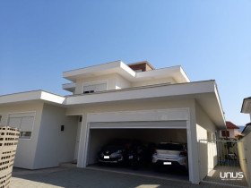 Casa com 4 Quartos à Venda, 400 m² em Santa Mônica - Florianópolis