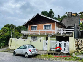 Casa com 2 Quartos à Venda, 285 m² em Campos Do Jordão