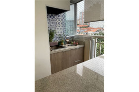 Apartamento com 2 Quartos à Venda, 71 m² em Aclimação - São Paulo