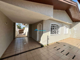 Casa com 3 Quartos para Alugar, 240 m² em Jardim Dona Donata - Jundiaí
