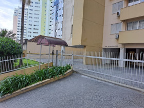 Apartamento com 2 Quartos à Venda, 91 m² em Centro - Florianópolis